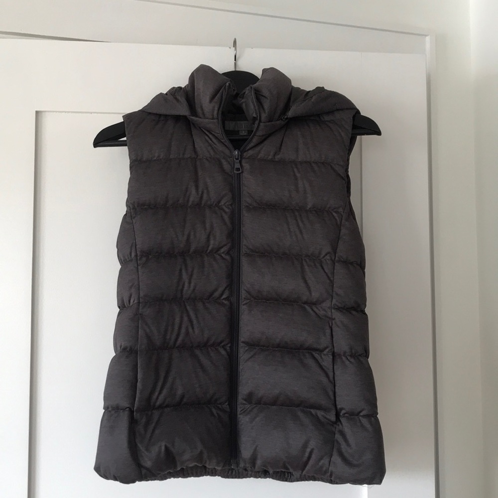 Uniqlo ultra lite down vest with removable hood